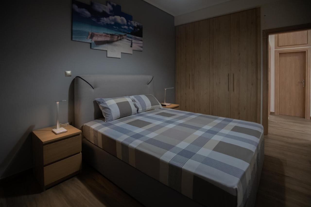 Max Blue Apartment, A Stay Like No Other بيرايوس المظهر الخارجي الصورة