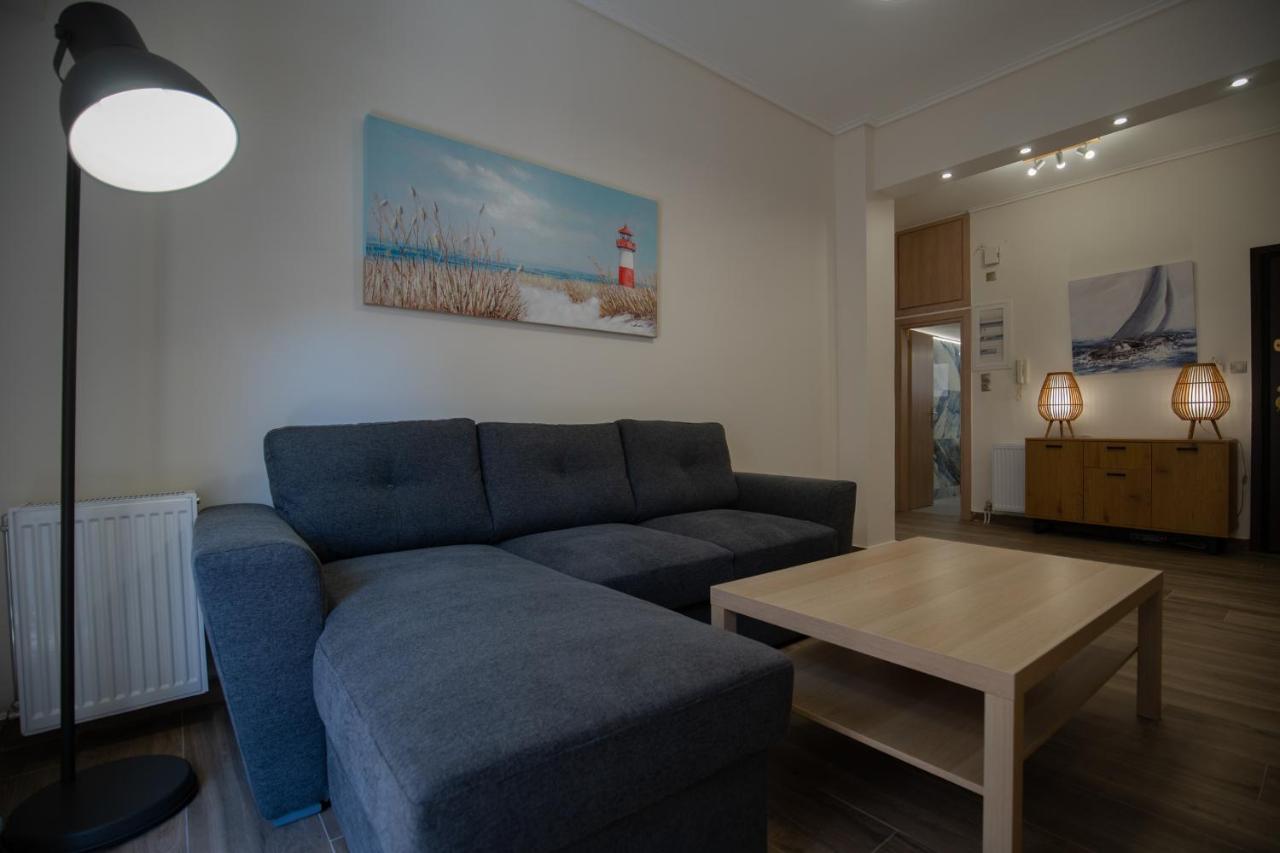 Max Blue Apartment, A Stay Like No Other بيرايوس المظهر الخارجي الصورة