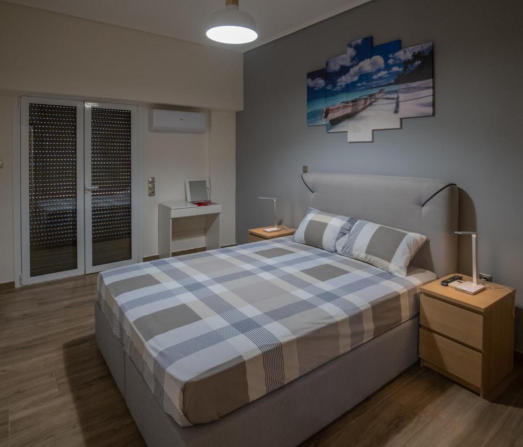 Max Blue Apartment, A Stay Like No Other بيرايوس المظهر الخارجي الصورة
